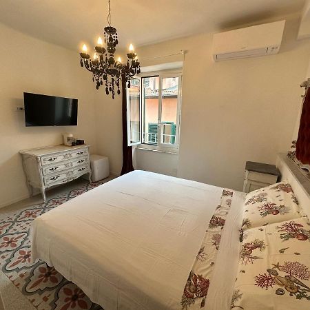 Bed and Breakfast Elegante Stanza Rossa Mottino23 Lerici Exterior foto